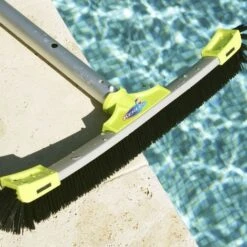 Balai Piscine Multi Surface XPRO 56cm Avec Manche Téléscopique 480cm KERLIS - Vert - Extérieur - Extensible